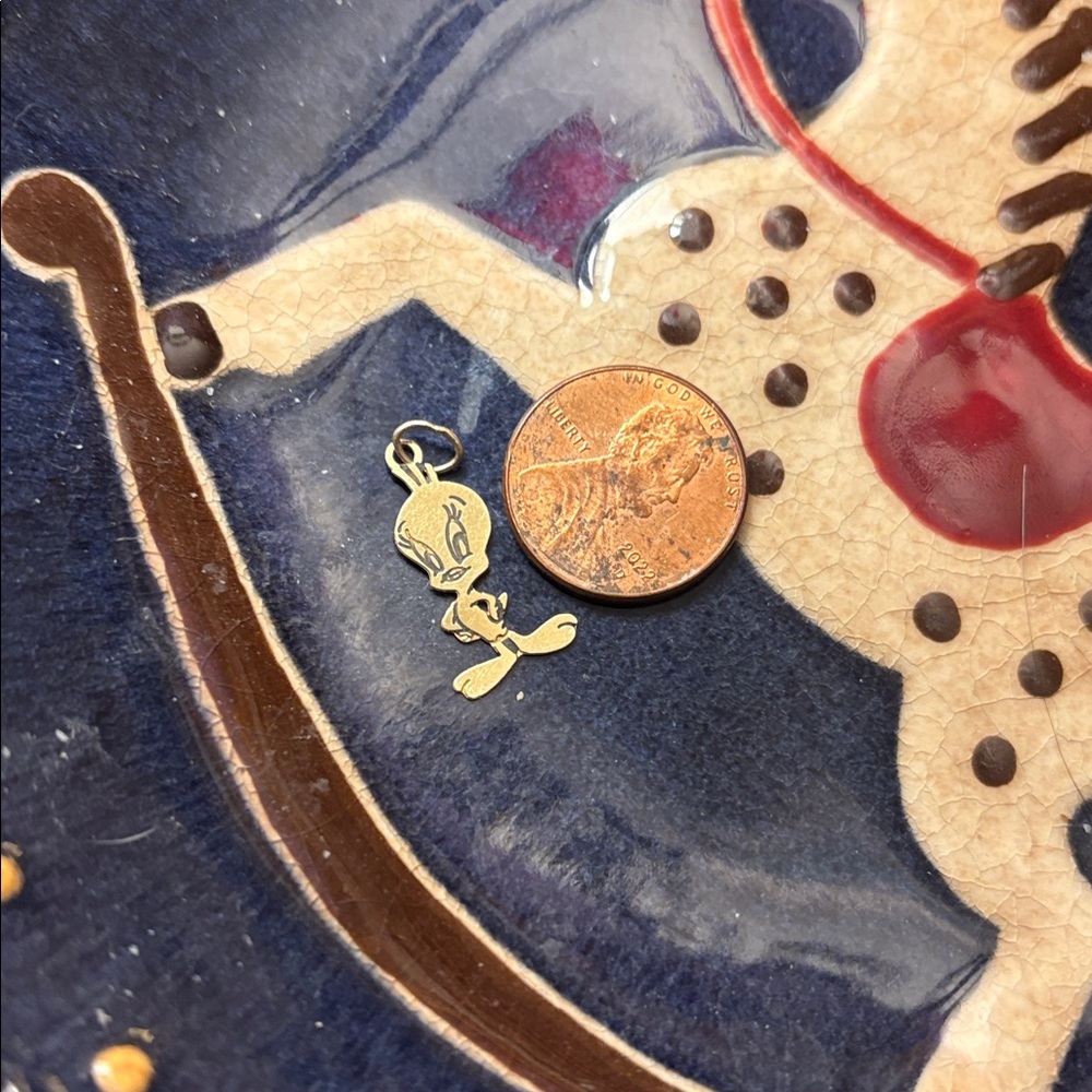 14k gold Tweety Pie Pendant - Picture 4 of 5